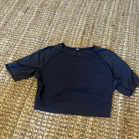 Lululemon Fine Force Short Sleeve Women's Black Run Cropped Fited size 8 - Picture 3 of 8